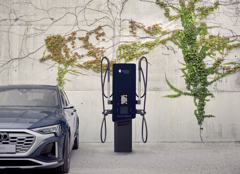 MOON Wallbox Connect vor Weingut Polz